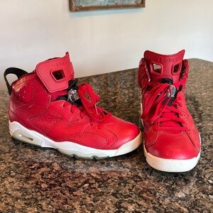 Jordan men’s retro 6 sizzle Red High-Top Sneakers EUC 10.5